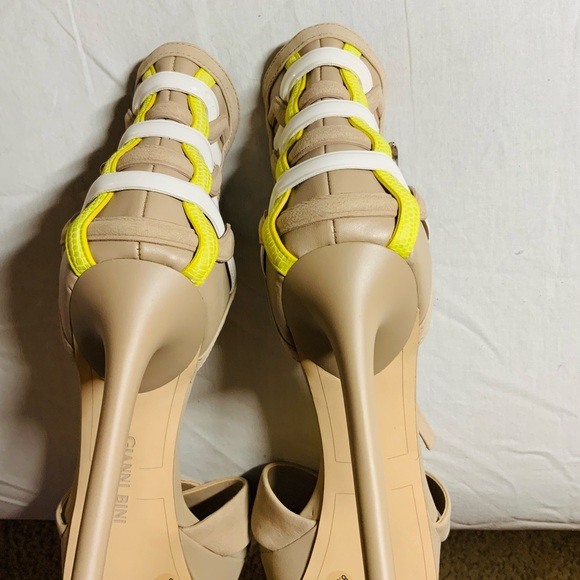 Gianni Bini open toe heels, new without box - Picture 5 of 11